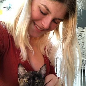 Meet your Posher, Claire